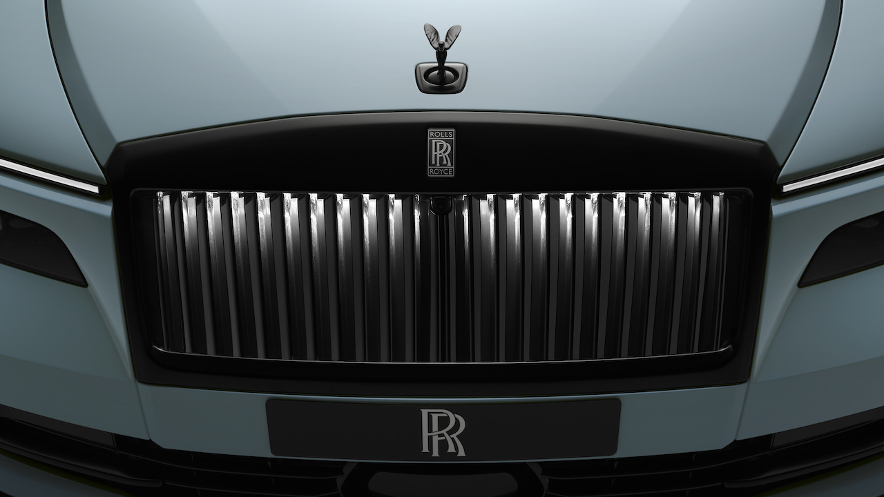 P90643652_highRes_rolls-royce-black-ba